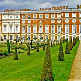 London: Windsor Castle & Henry VIII's Hampton Court Palace