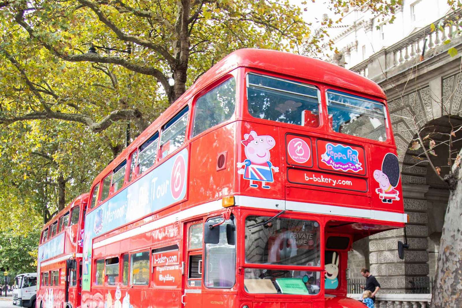 Londres: Peppa Pig Afternoon Tea Tour en autobús con audioguía