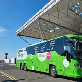 Stratford : transfert aller simple en bus vers/depuis l'aéroport de Londres Stansted