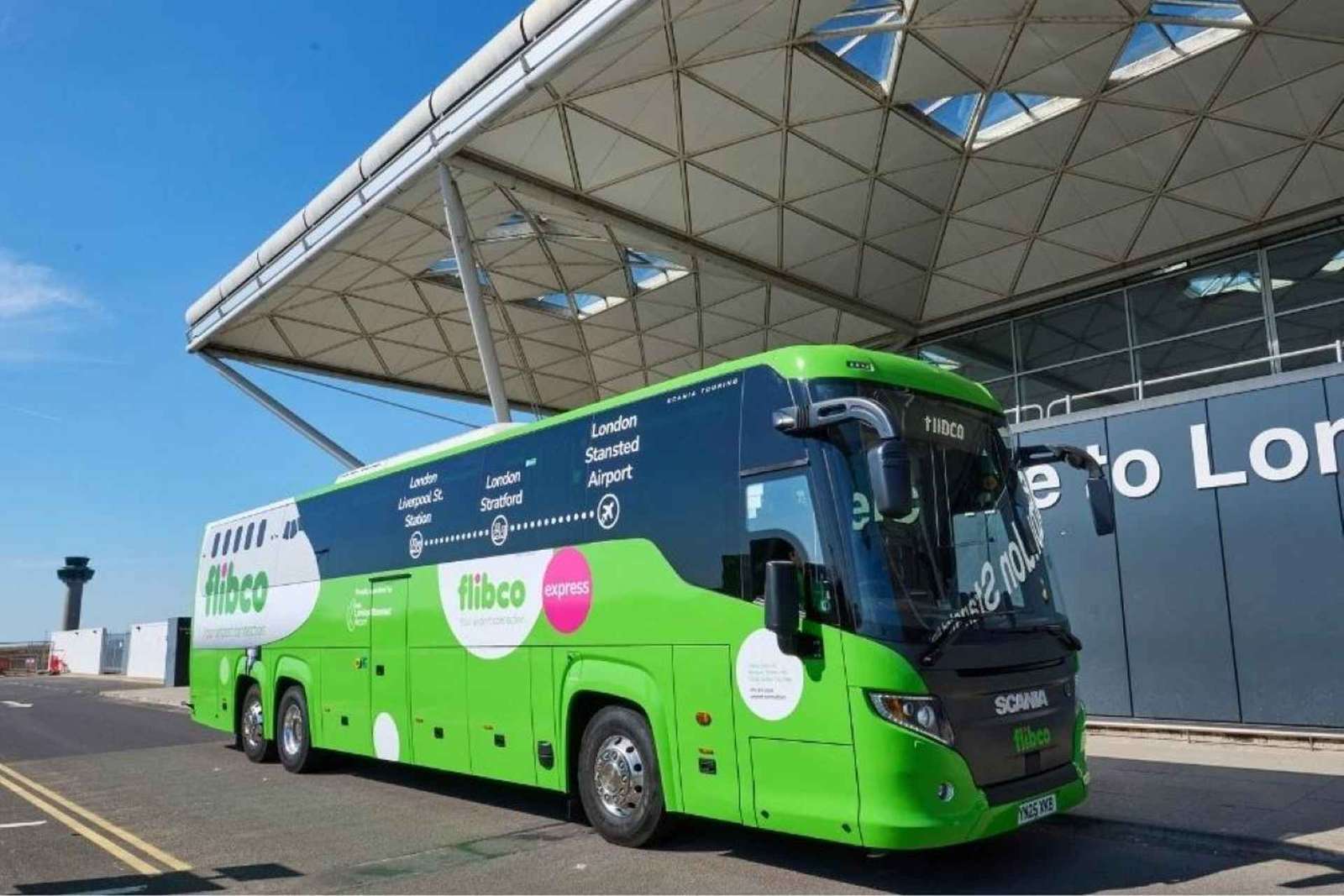 Stratford : transfert aller simple en bus vers/depuis l'aéroport de Londres Stansted