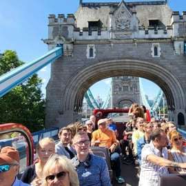 Londres: Visita guiada en un autobús antiguo de techo abierto