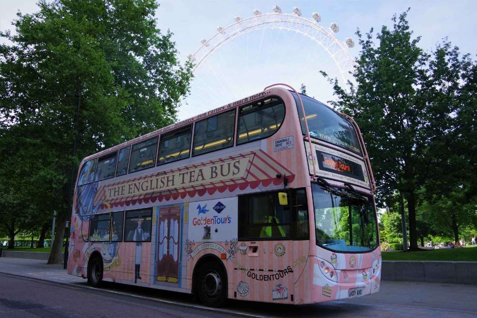 Londres : Afternoon Tea Bus avec un verre de Prosecco