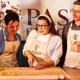 Pastaworkshop in Londen met prosecco en antipasti