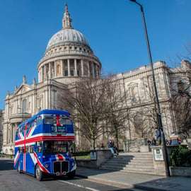 Afternoon tea bustour door Londen in een Routemaster