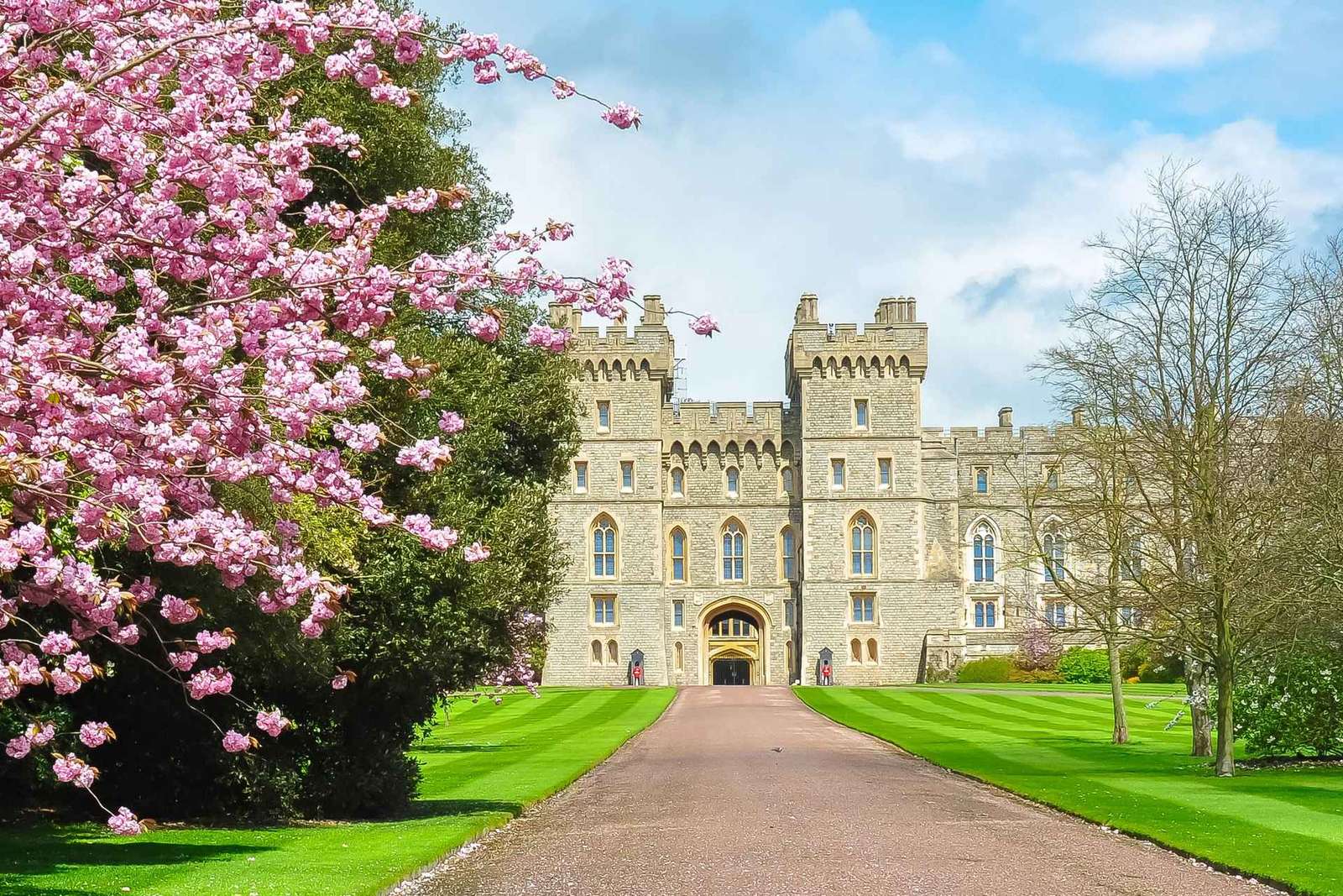 London: Windsor Castle & Henry VIII's Hampton Court Palace
