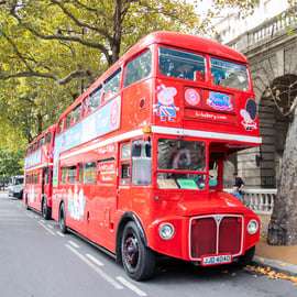 Londres: Peppa Pig Afternoon Tea Tour en autobús con audioguía