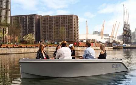 London: GoBoat Rental in Canary Wharf with London Docklands