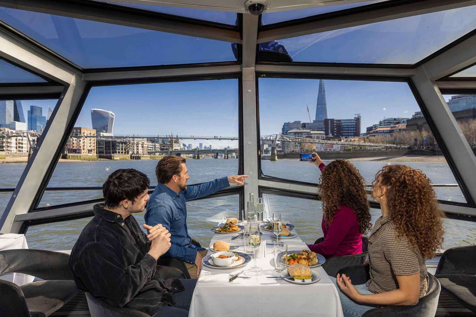 London: Lunch Cruise on the River Thames