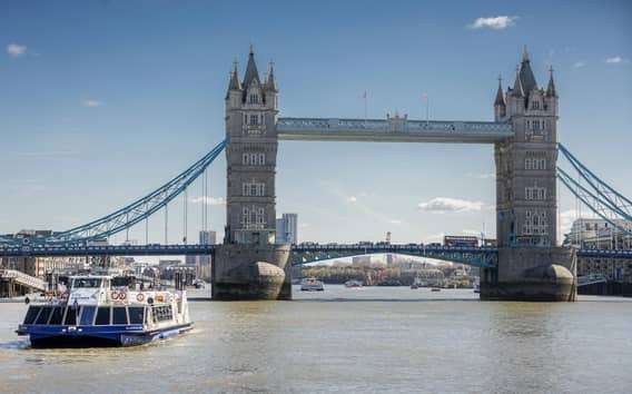 Londoni folyami hop-on hop-off bérlet egy napra