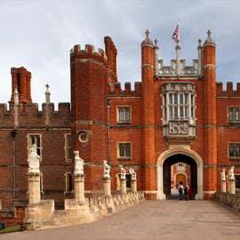 Hampton Court Palace Entry Ticket with Audio Guide