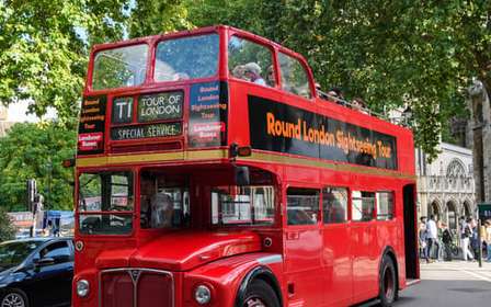 Londyn: Wycieczka krajoznawcza z przewodnikiem zabytkowym otwartym autobusem