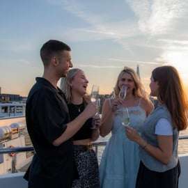 London: Abendfahrt auf der Themse mit Sekt und Canapés