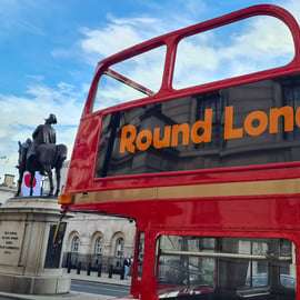 Londres: Visita guiada en un autobús antiguo de techo abierto