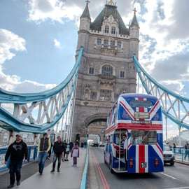 Afternoon tea bustour door Londen in een Routemaster