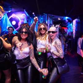 Londres: Rastreio de bares e discotecas em 5 locais no centro de Londres